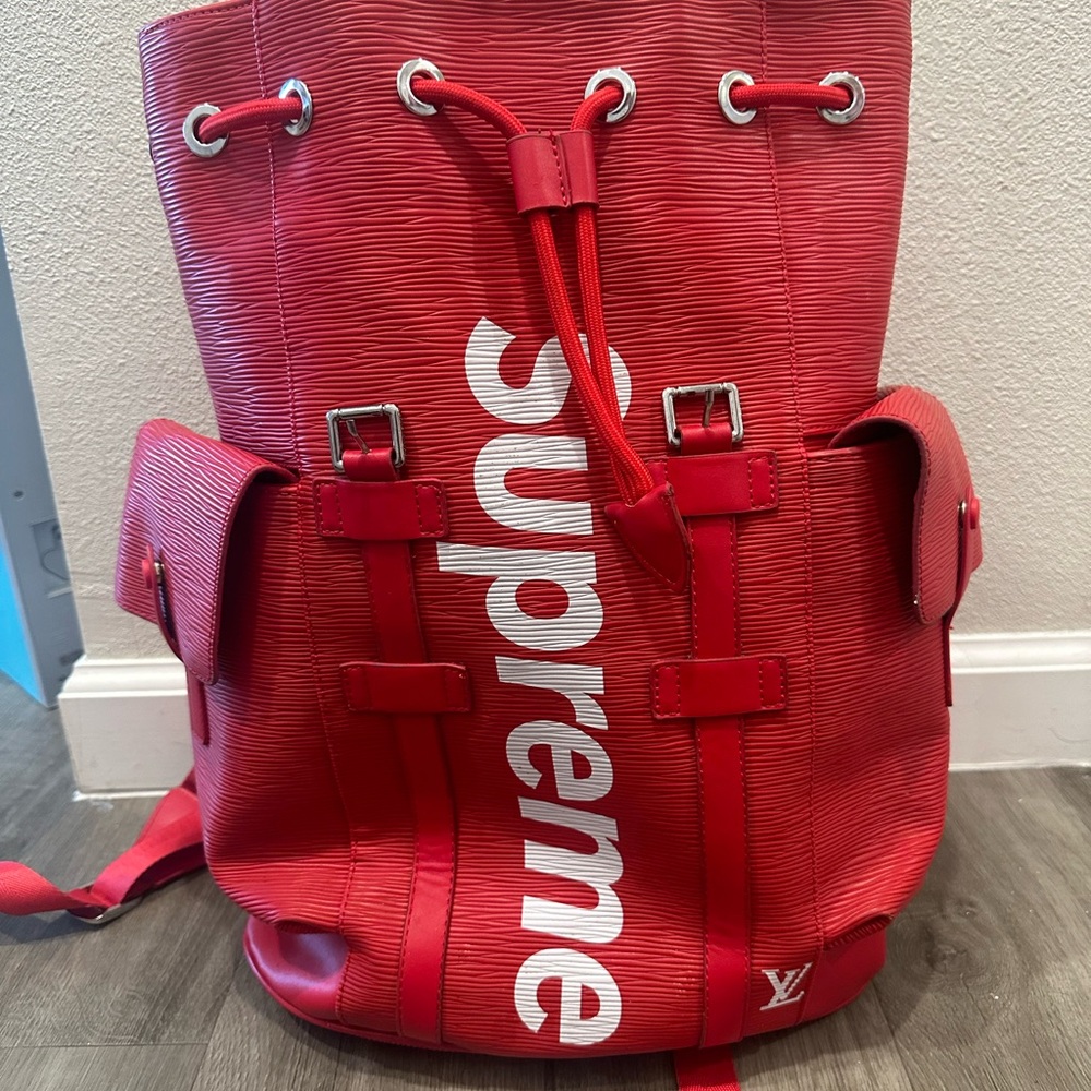 Louis Vuitton X supreme, backpack, red, leather and velvet great condition!!